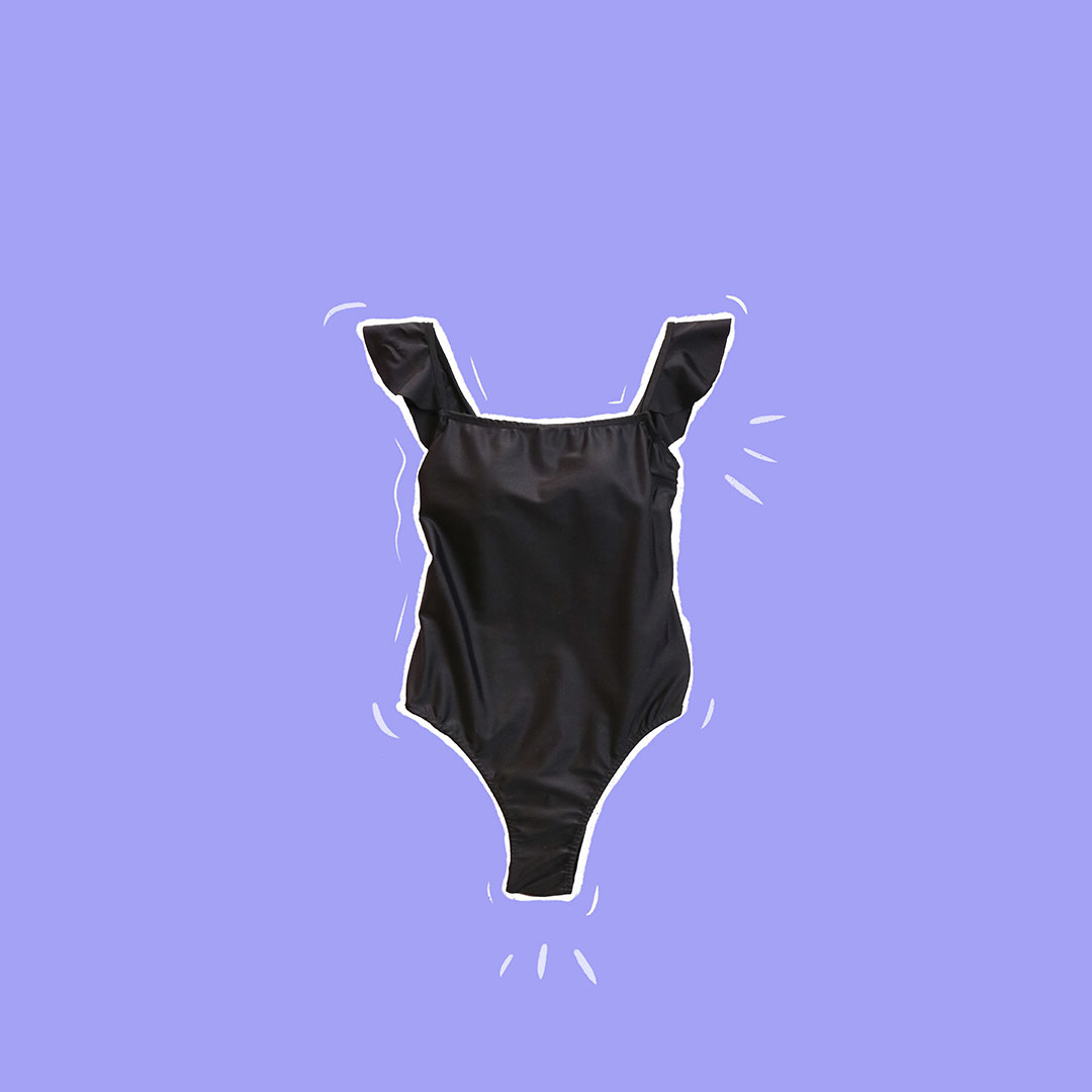 entera de escote recto, breteles con volados, negra